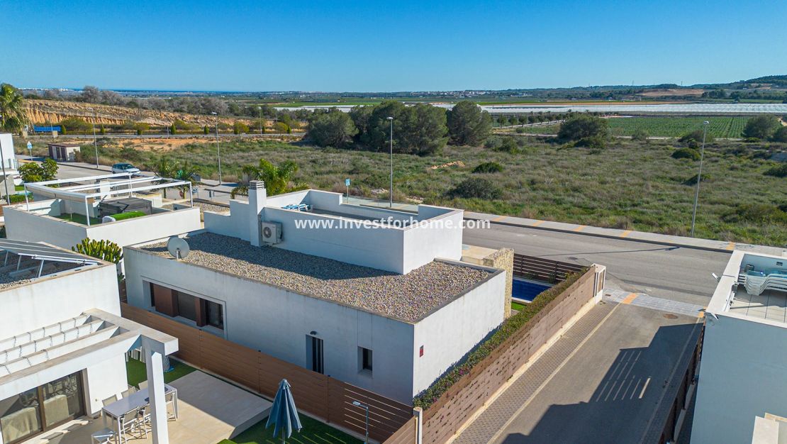 Verkoop - Villa - Orihuela Costa - Vistabella Golf