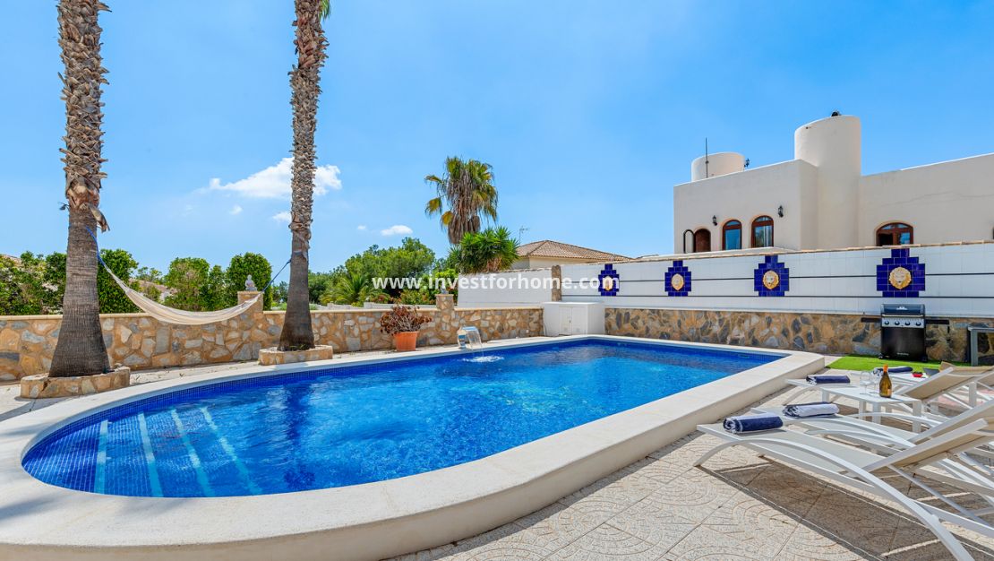 Verkoop - Villa - Pinar de Campoverde - Costa Blanca