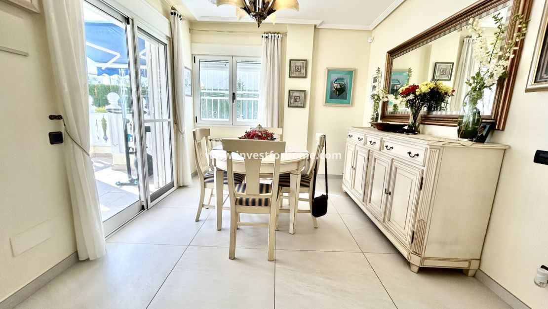 Verkoop - Villa - Pinar de Campoverde - Inland