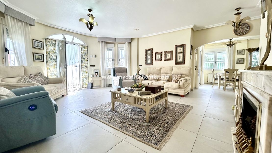 Verkoop - Villa - Pinar de Campoverde - Inland