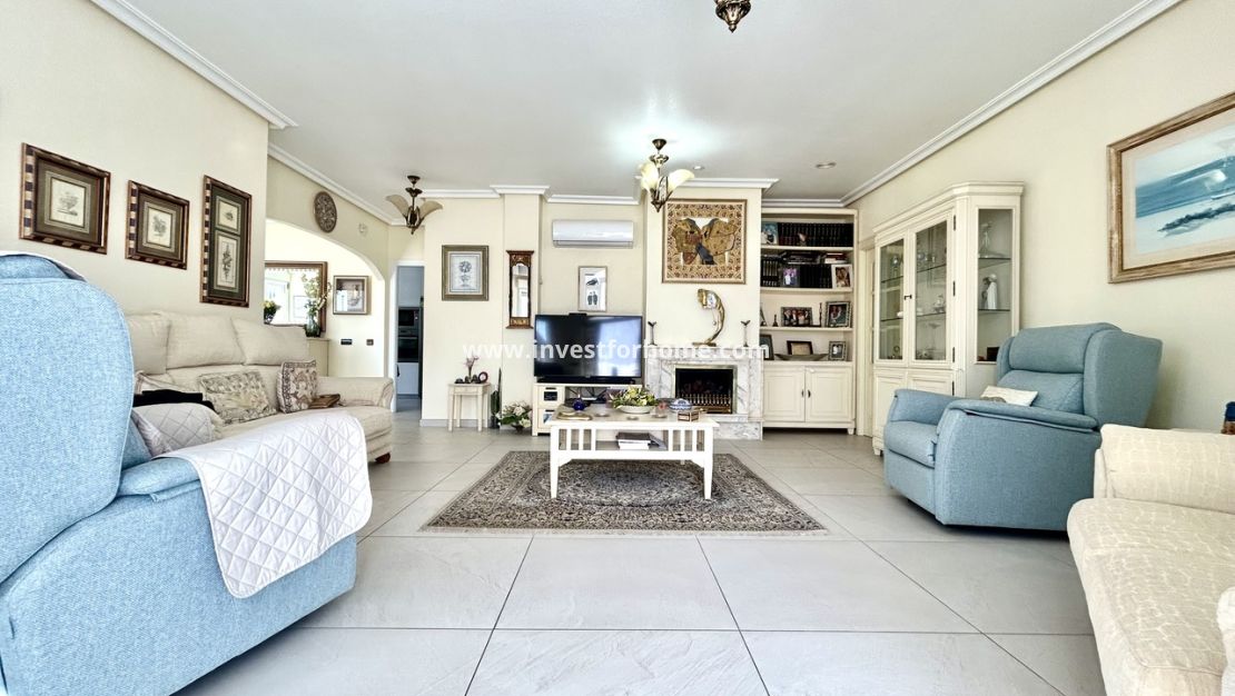 Verkoop - Villa - Pinar de Campoverde - Inland
