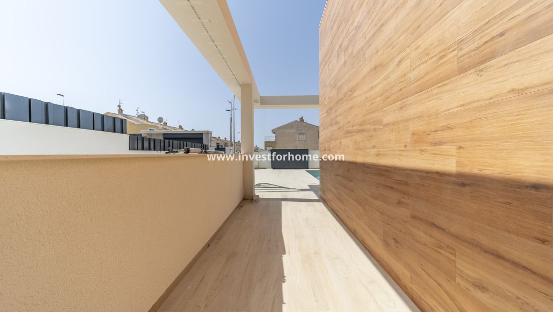 Verkoop - Villa - Torrevieja - aguas nuevas