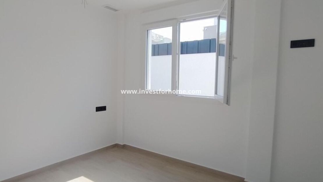 Verkoop - Villa - Torrevieja - aguas nuevas