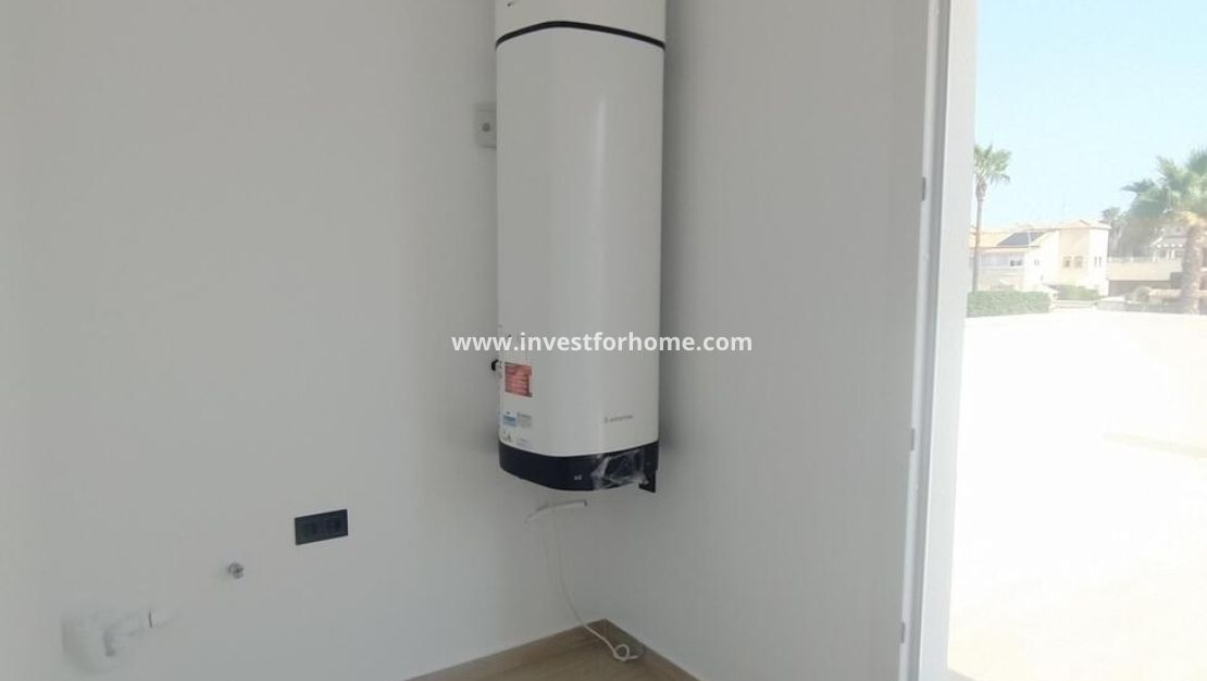 Verkoop - Villa - Torrevieja - aguas nuevas