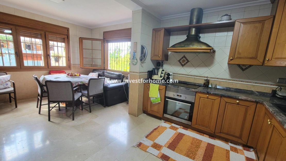 Verkoop - Villa - Torrevieja - aguas nuevas