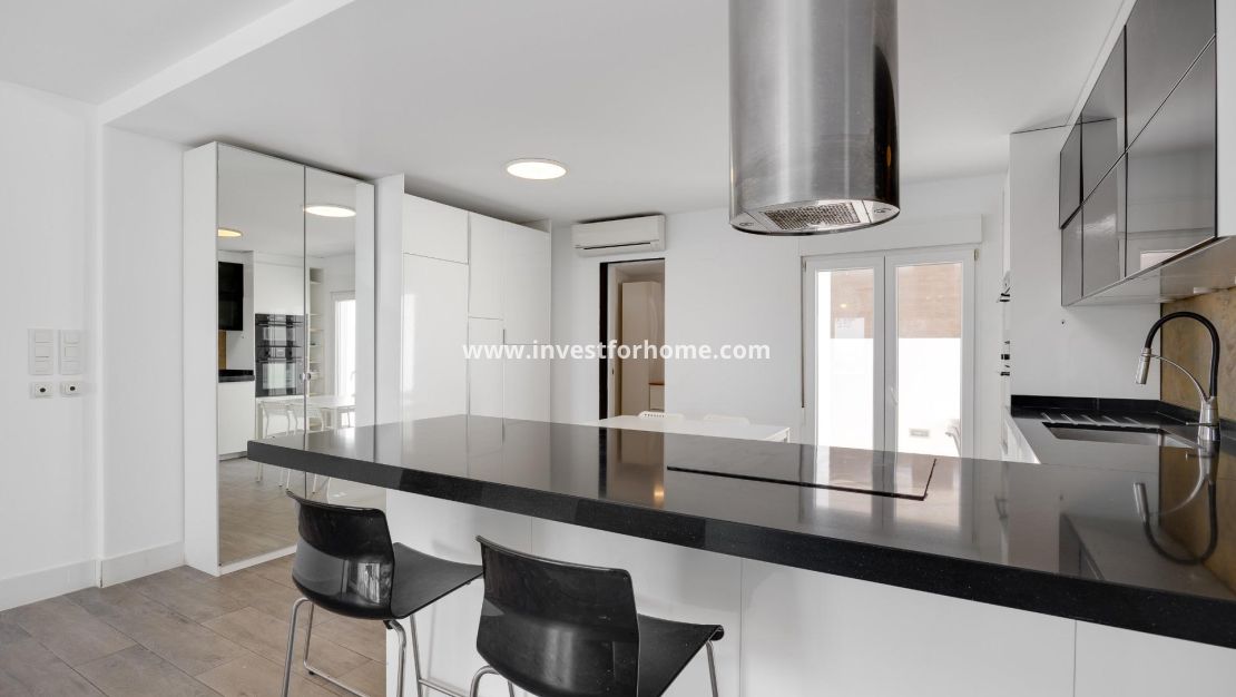 Verkoop - Villa - Torrevieja - aguas nuevas