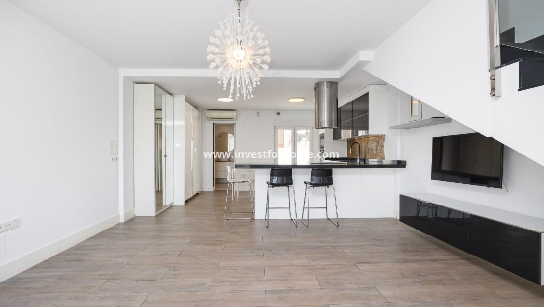 Verkoop - Villa - Torrevieja - aguas nuevas