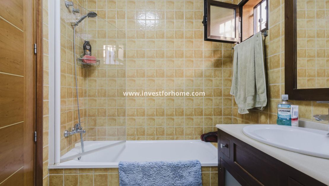 Verkoop - Villa - Torrevieja - aguas nuevas