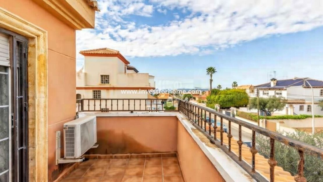 Verkoop - Villa - Torrevieja - aguas nuevas