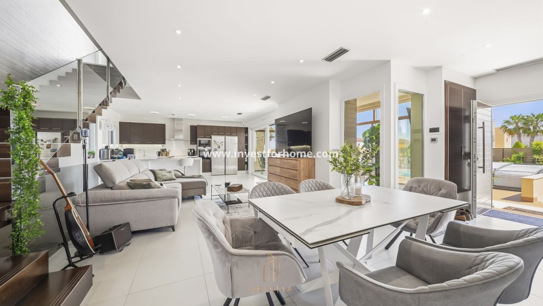 Verkoop - Villa - Torrevieja - aguas nuevas