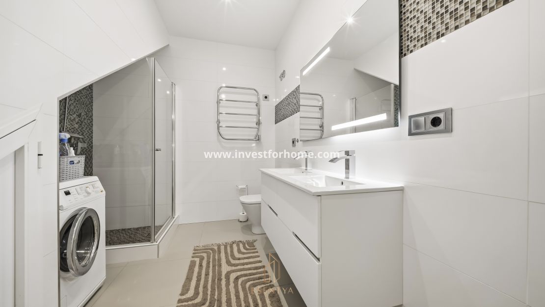 Verkoop - Villa - Torrevieja - aguas nuevas