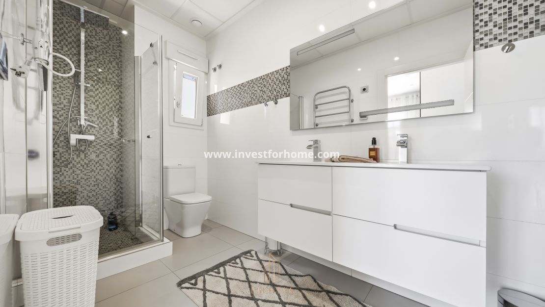 Verkoop - Villa - Torrevieja - aguas nuevas