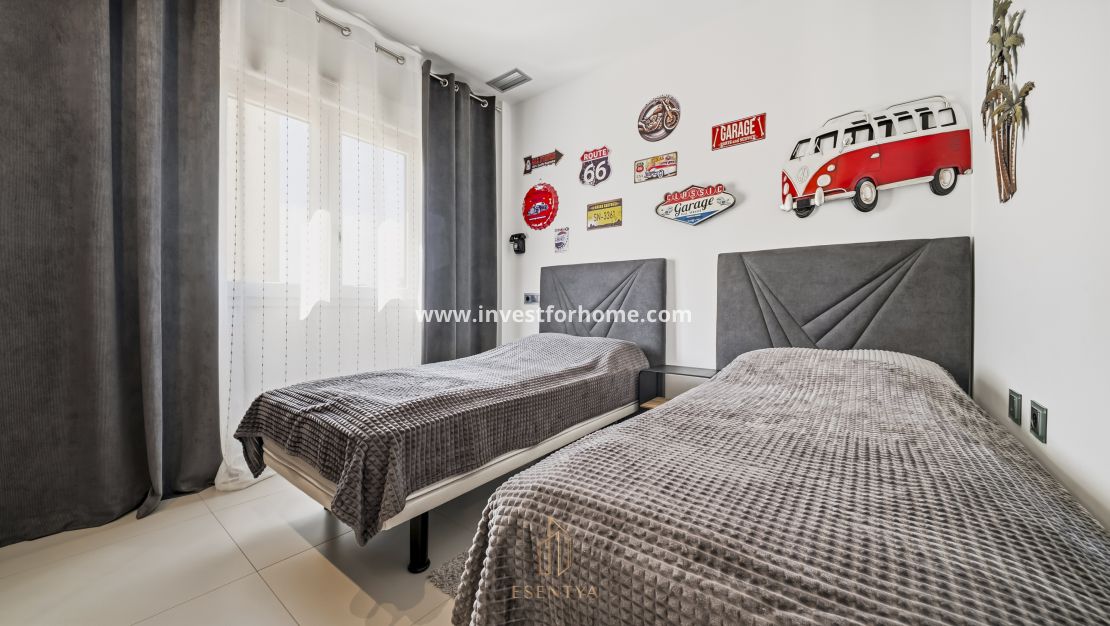 Verkoop - Villa - Torrevieja - aguas nuevas