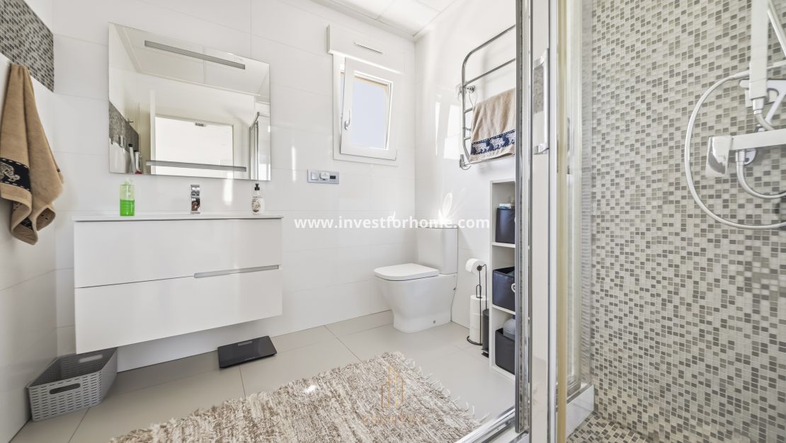 Verkoop - Villa - Torrevieja - aguas nuevas