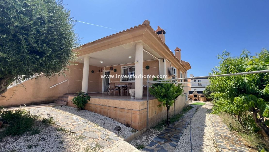 Verkoop - Villa - Torrevieja - aguas nuevas