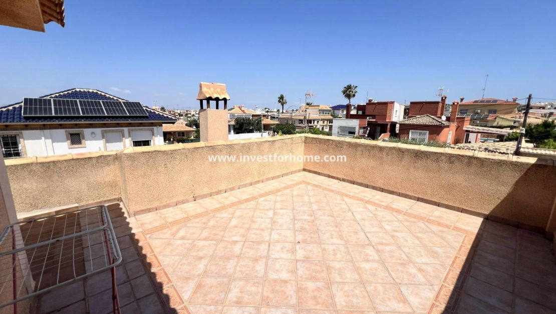 Verkoop - Villa - Torrevieja - aguas nuevas