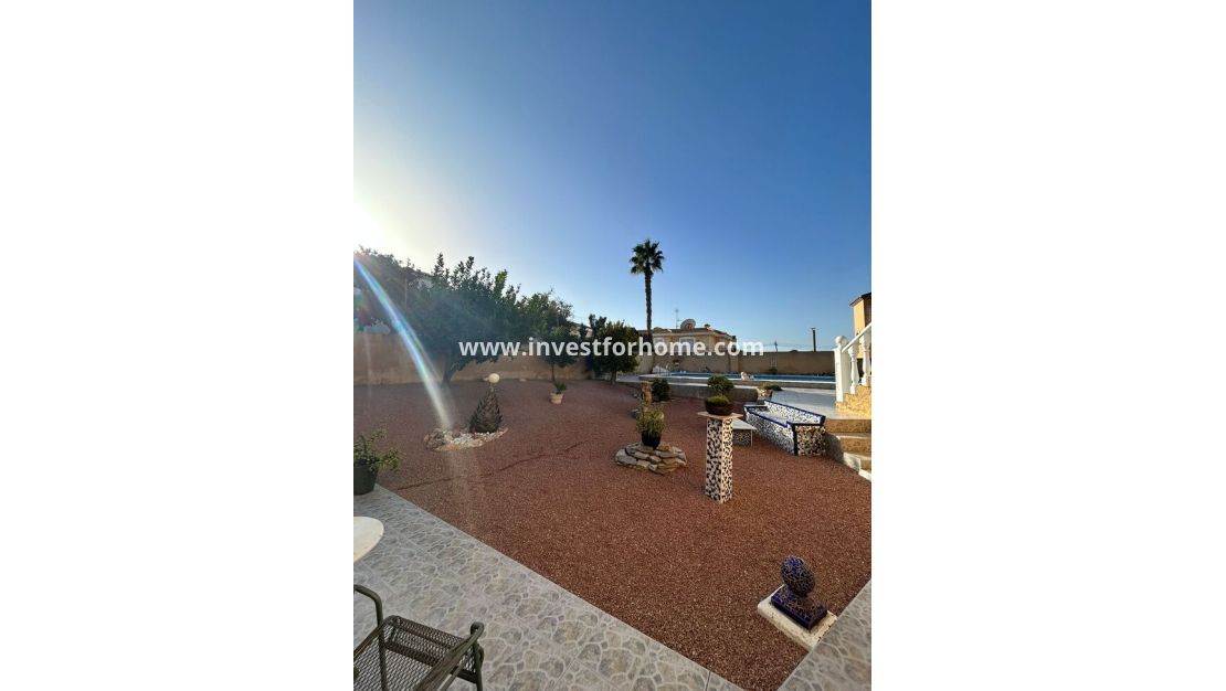 Verkoop - Villa - Torrevieja - aguas nuevas