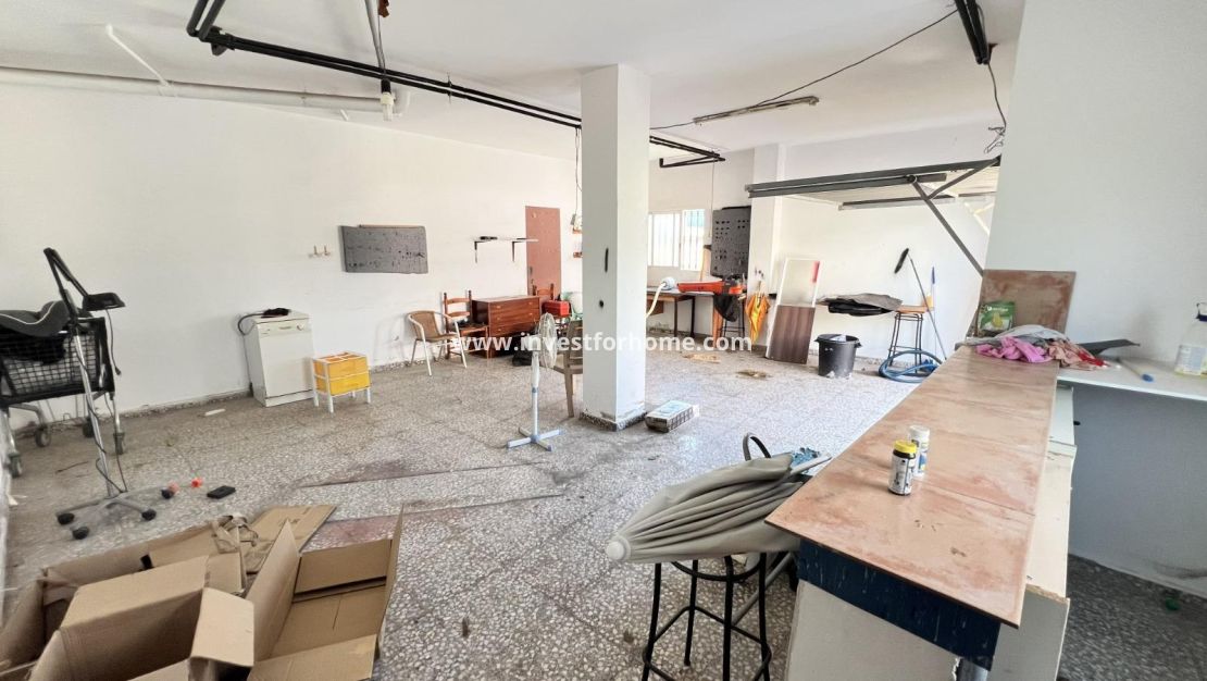 Verkoop - Villa - Torrevieja - aguas nuevas