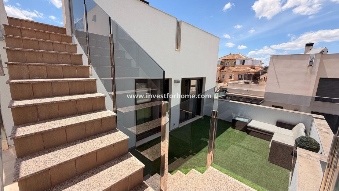 Verkoop - Villa - Torrevieja - aguas nuevas