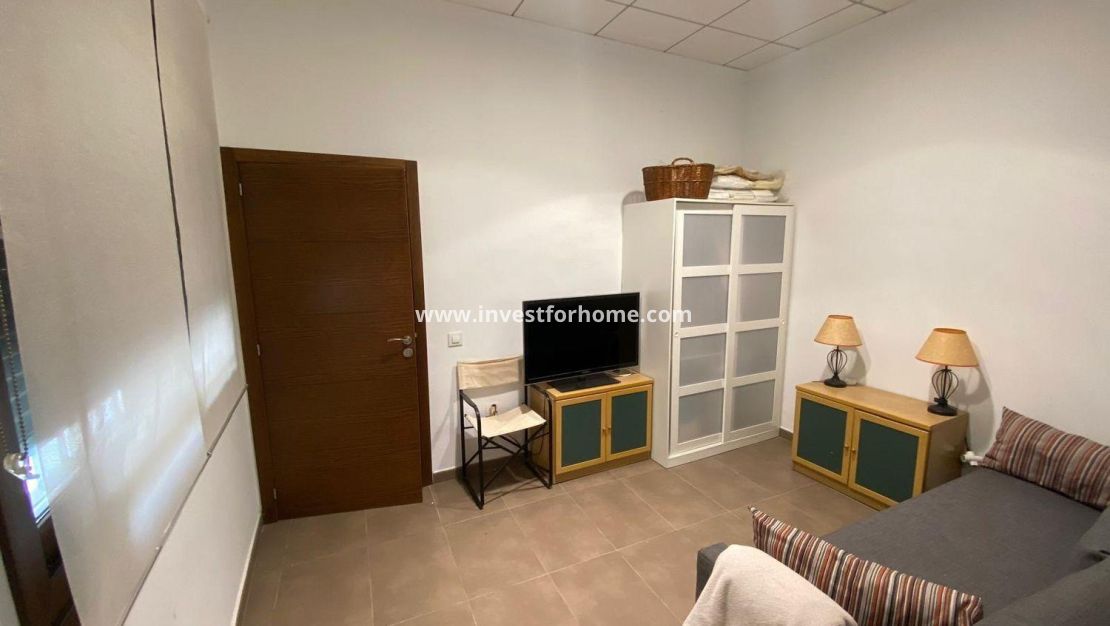 Verkoop - Villa - Torrevieja - Centro - Muelle Pesquero