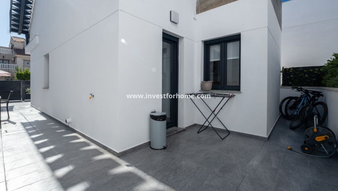 Verkoop - Villa - Torrevieja - Costa Blanca