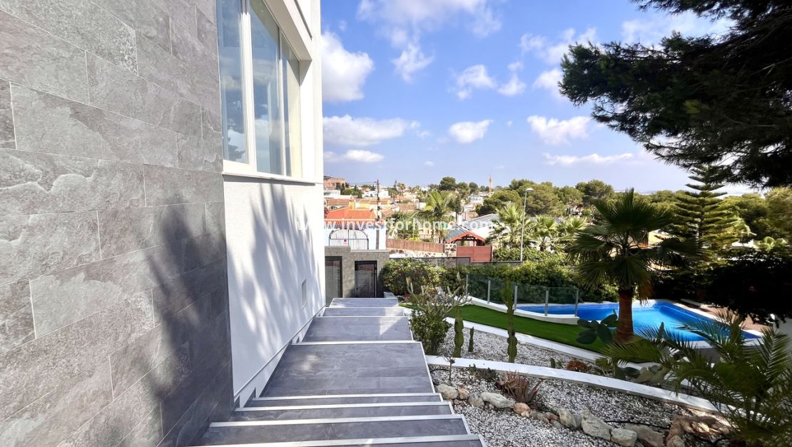 Verkoop - Villa - Torrevieja - Costa Blanca