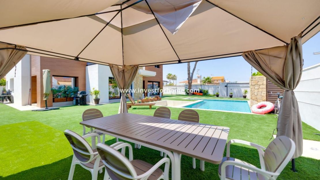 Verkoop - Villa - Torrevieja - Costa Blanca