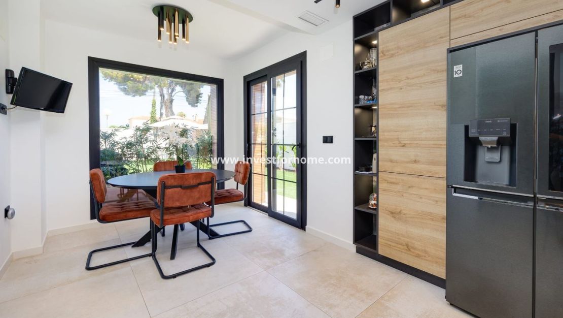 Verkoop - Villa - Torrevieja - Costa Blanca