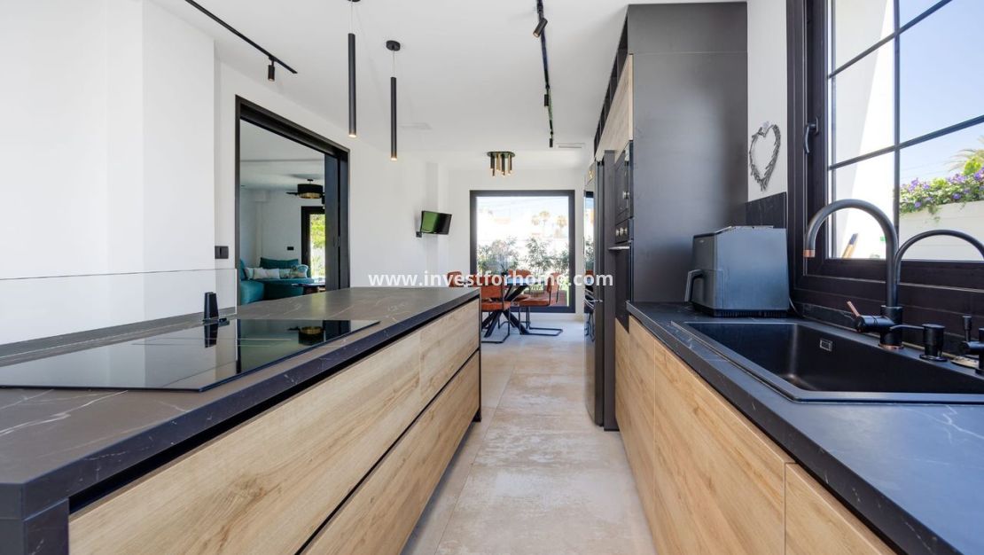 Verkoop - Villa - Torrevieja - Costa Blanca