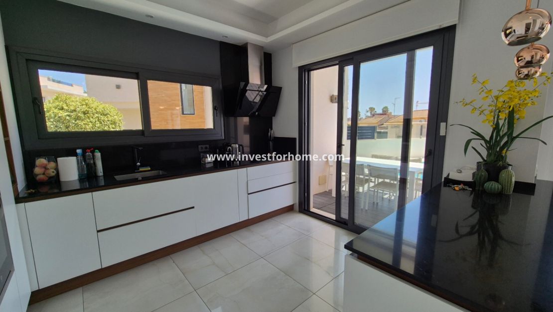 Verkoop - Villa - Torrevieja - Costa Blanca