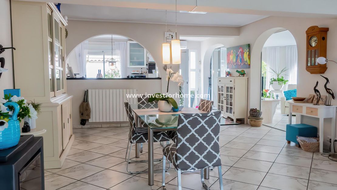 Verkoop - Villa - Torrevieja - Costa Blanca