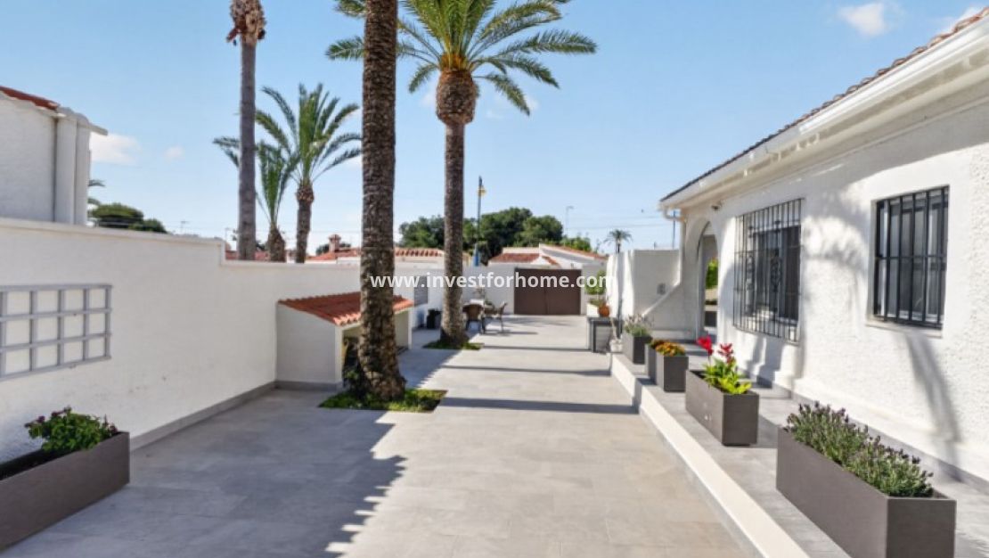 Verkoop - Villa - Torrevieja - Costa Blanca