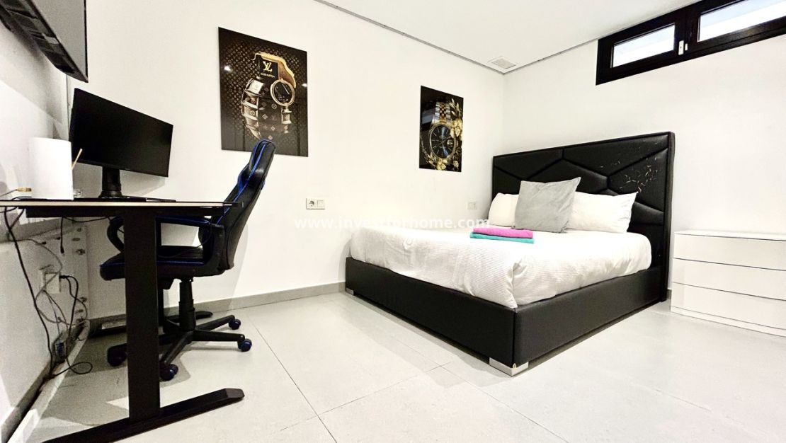 Verkoop - Villa - Torrevieja - Costa Blanca