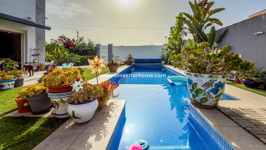Verkoop - Villa - Torrevieja - Costa Blanca