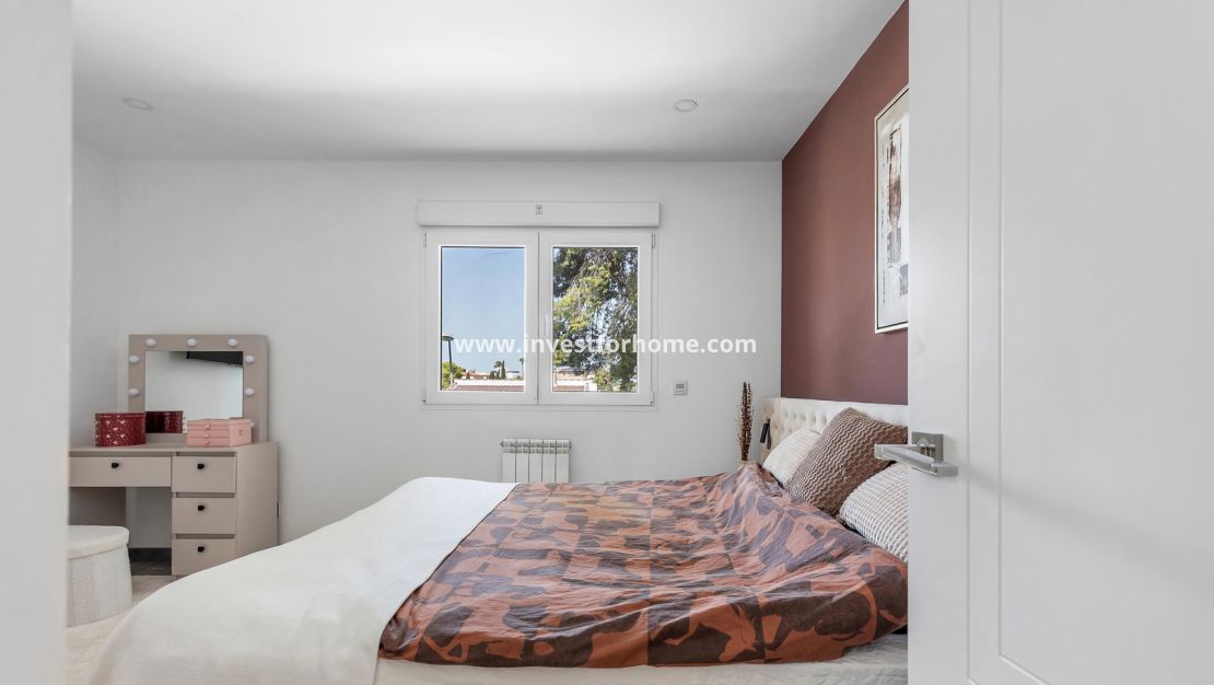 Verkoop - Villa - Torrevieja - Costa Blanca