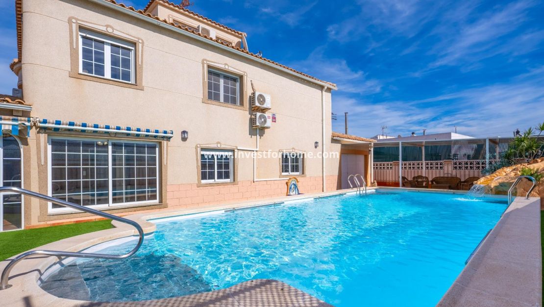 Verkoop - Villa - Torrevieja - El Chaparral