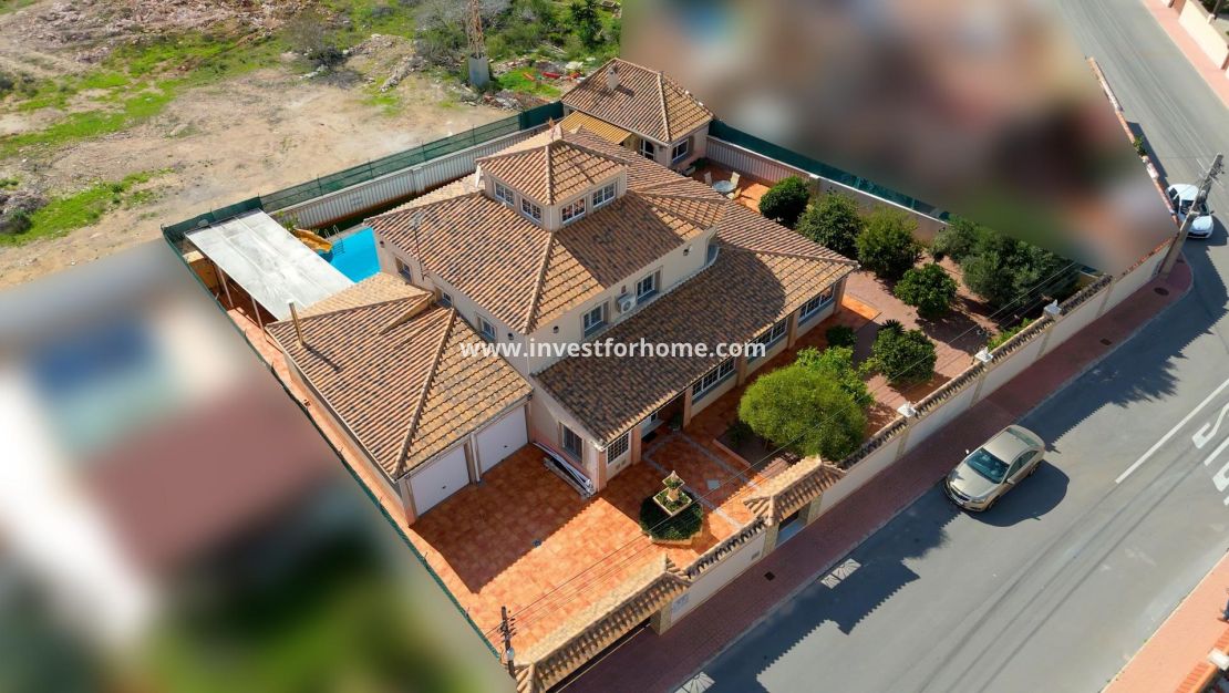 Verkoop - Villa - Torrevieja - El Chaparral