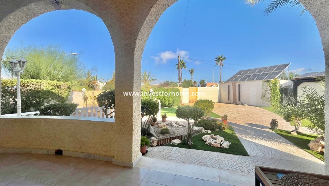 Verkoop - Villa - Torrevieja - La Siesta-El Chaparral