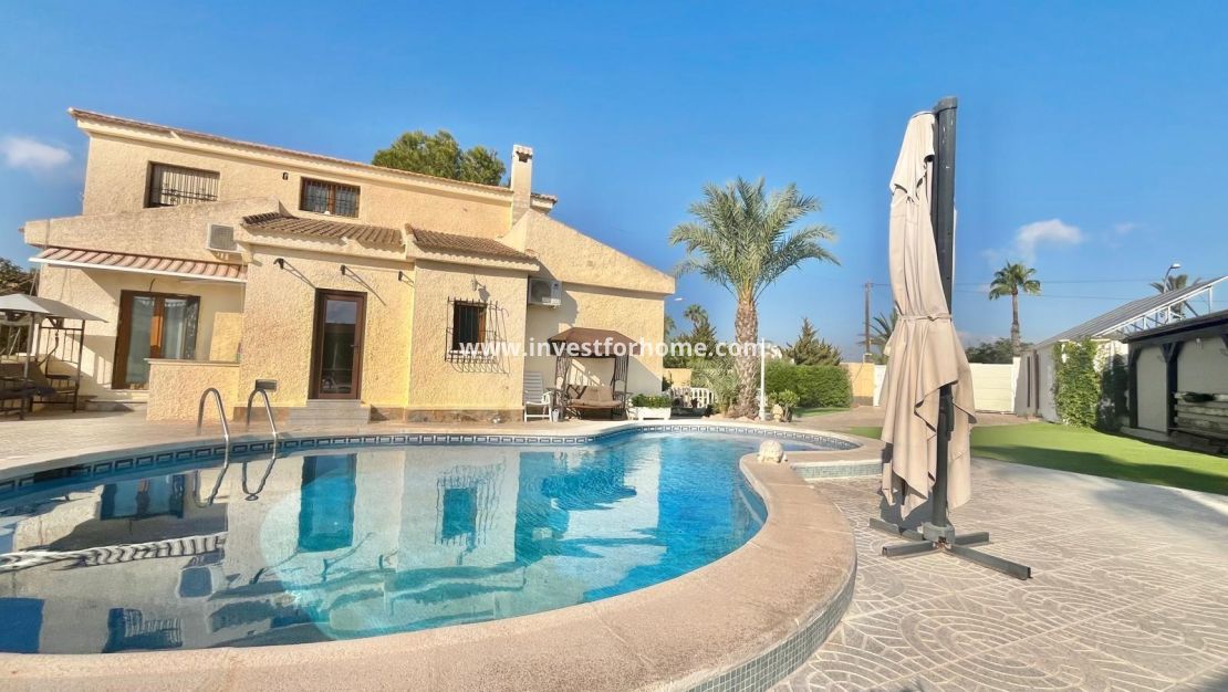 Verkoop - Villa - Torrevieja - La Siesta-El Chaparral