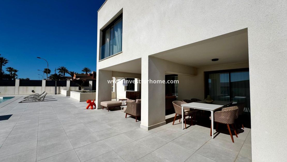 Verkoop - Villa - Torrevieja - La Veleta