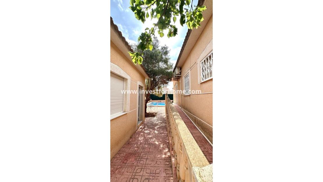 Verkoop - Villa - Torrevieja - Los Balcones - Los Altos Del Edén