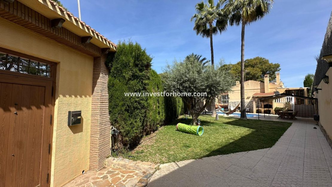Verkoop - Villa - Torrevieja - Los Balcones - Los Altos Del Edén