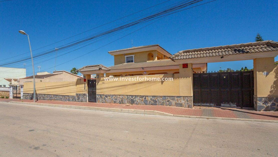 Verkoop - Villa - Torrevieja - Los Balcones