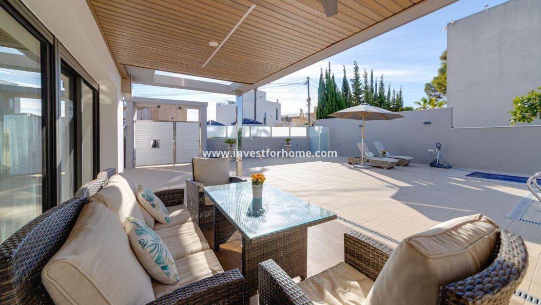 Verkoop - Villa - Torrevieja - Los Balcones
