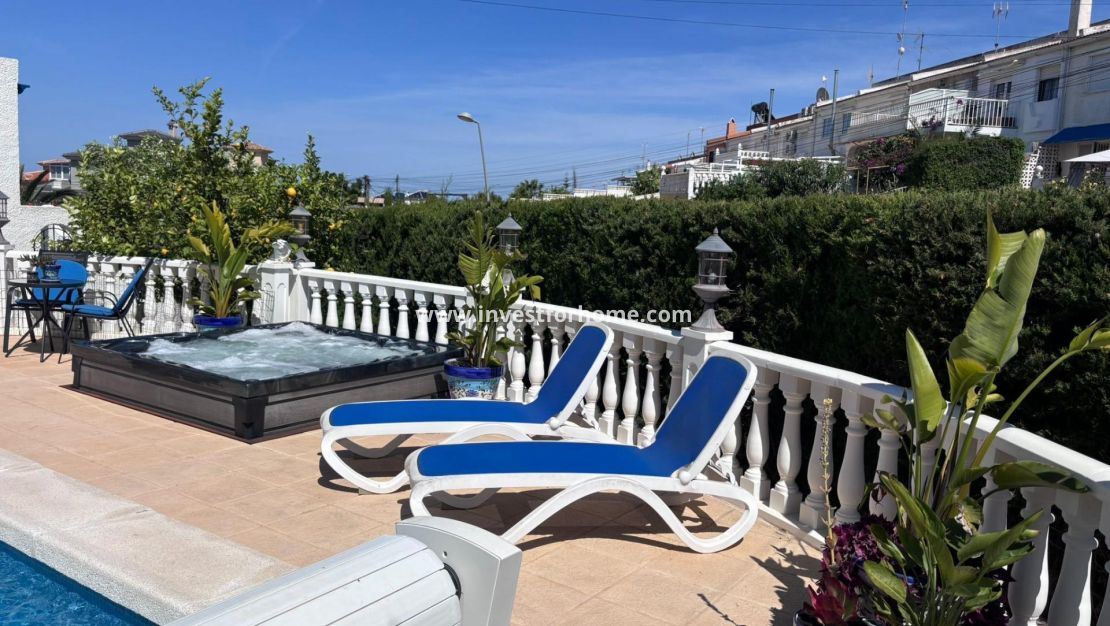 Verkoop - Villa - Torrevieja - Los Balcones