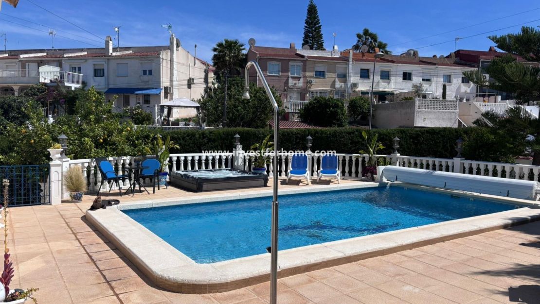 Verkoop - Villa - Torrevieja - Los Balcones