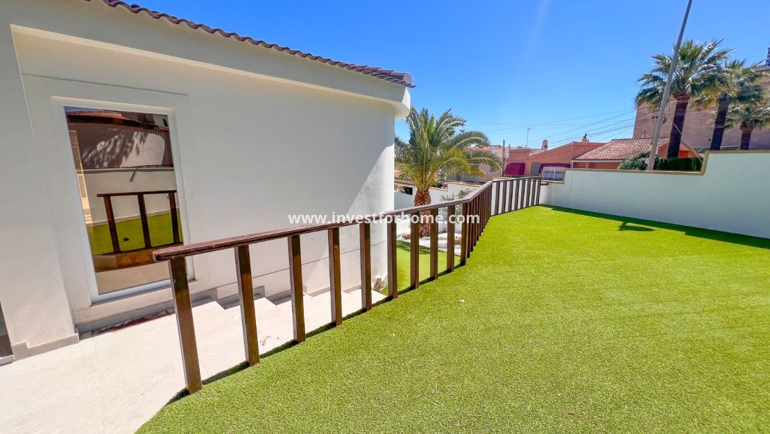 Verkoop - Villa - Torrevieja - Los Balcones