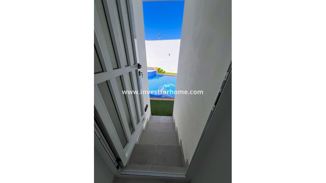 Verkoop - Villa - Torrevieja - Los Balcones