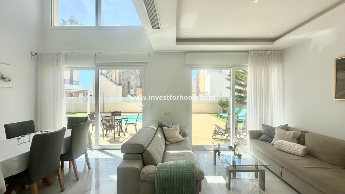 Verkoop - Villa - Torrevieja - Miramar - Torre Del Moro