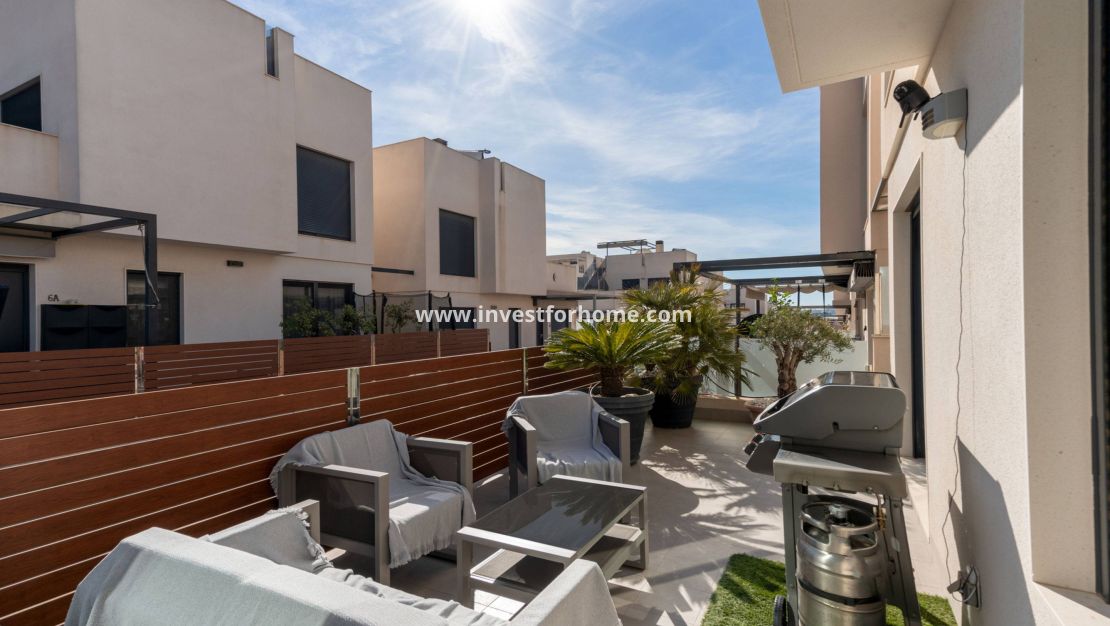 Verkoop - Villa - Torrevieja - Nueva Torrevieja - Aguas Nuevas